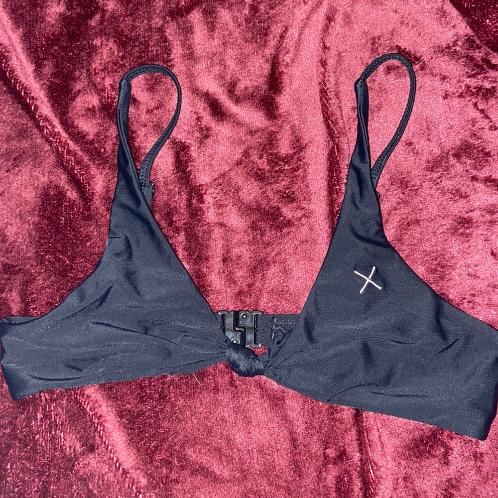 Boutine LA knot top